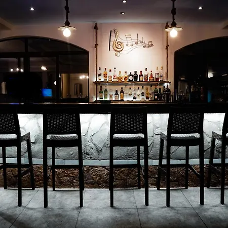 Maltezos Hotel 3*
