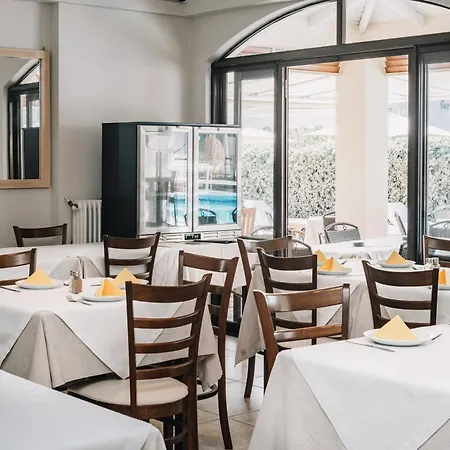 Maltezos Hotel 3*